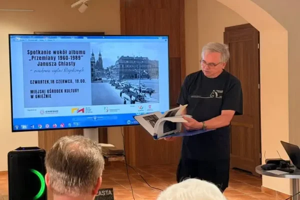 Fotograficzne odkrycia i historia na spotkaniu grupy PRYZMAT w Gnieźnie
