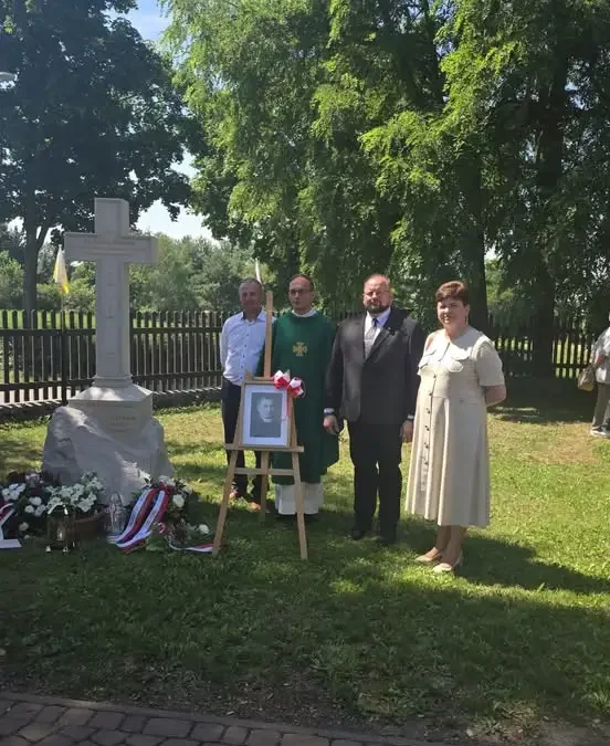 W Pawłowie odsłonięto odnowiony pomnik ks. Feliksa Dziadzi