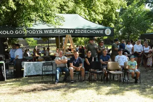 Otwarcie odnowionego parku przy Pałacu w Zdziechowie – nowa przestrzeń dla mieszkańców