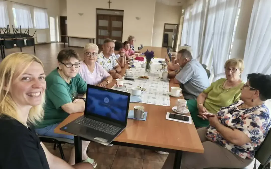 Seniorzy z Mnichowa dbają o zdrowie – spotkania z dietetykiem i muzykoterapia