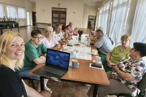 Seniorzy z Mnichowa dbają o zdrowie – spotkania z dietetykiem i muzykoterapia