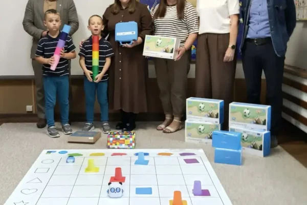Przedszkola w Trzemesznie z nowymi robotami edukacyjnymi w ramach projektu „Przedszkolny E-Mentor”