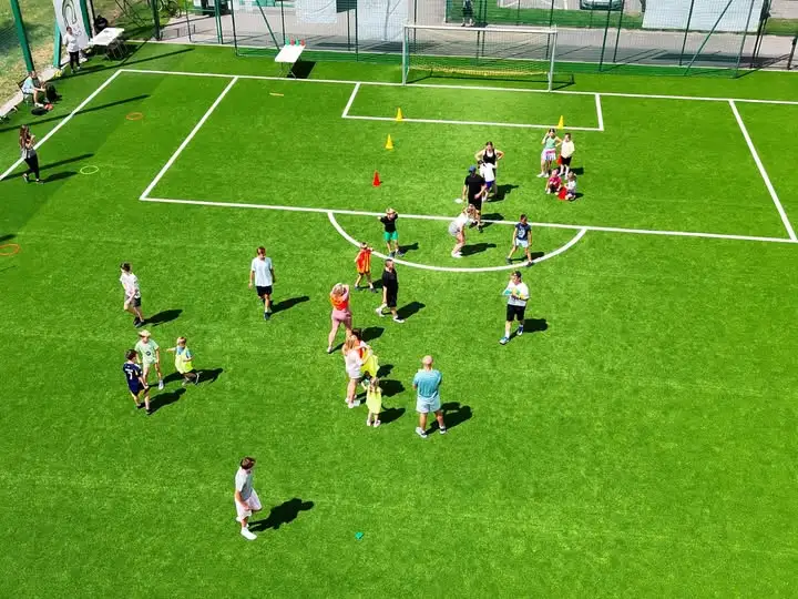 Rodzinne Igrzyska Lekkoatletyczne „Razem na Start” w Mnichowie – sportowa niedziela pełna emocji