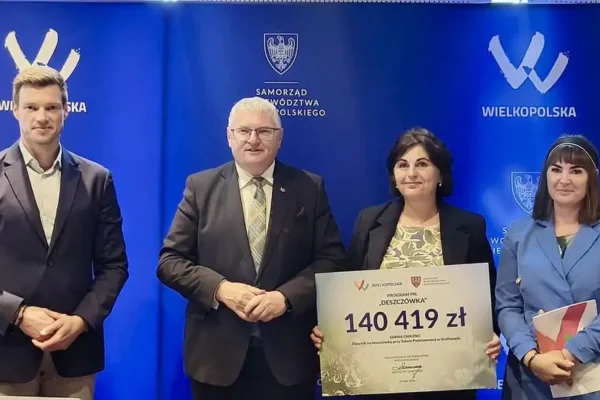 Gmina Gniezno z dofinansowaniem na retencję deszczówki przy szkole w Goślinowie