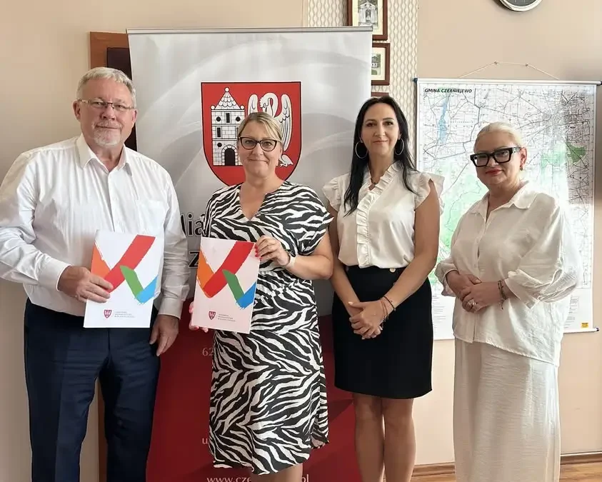 Czerniejewo podpisało umowę na dofinansowanie dla zwierząt