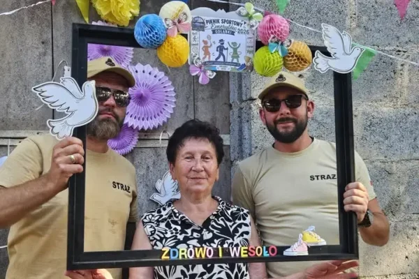Piknik emerytów w Gołąbkach: radość, sport i wspólne biesiadowanie