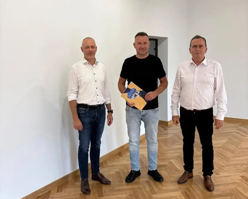 Umowa na budowę drogi w Lednogórze podpisana