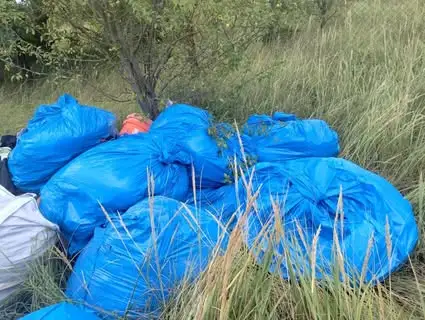 Gmina Czerniejewo walczy z nielegalnymi wysypiskami – apel o odpowiedzialność