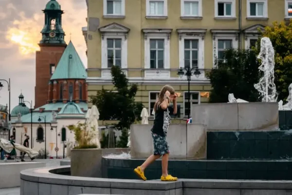 Gniezno w jednym kolorze? Pryzmatowicze świętowali Dzień Fotografii