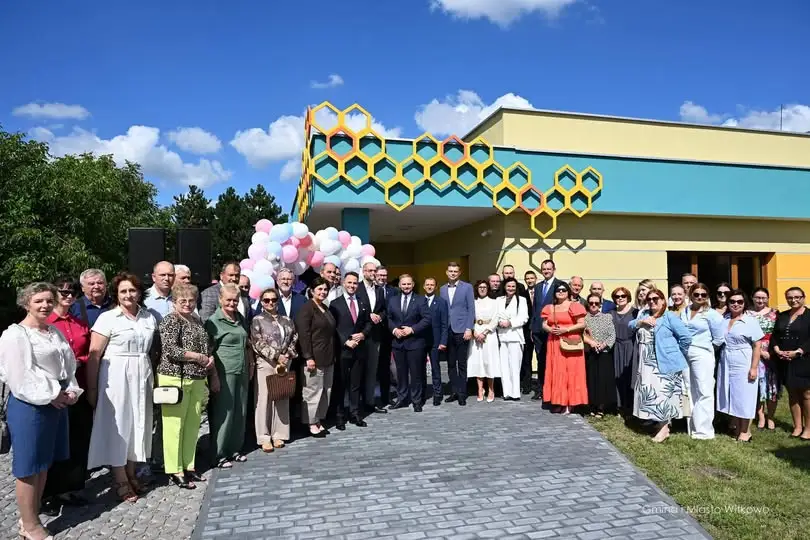 Nowy żłobek „Skrzydlata Kraina” otwarty w Witkowie – sąsiedzka wizyta burmistrza Czerniejewa