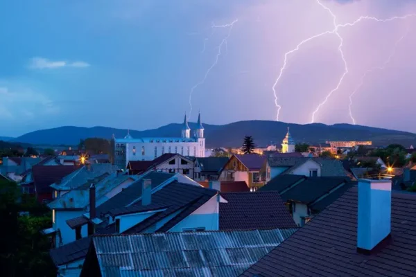 Ostrzeżenie IMGW: Burze z gradem na terenie powiatu gnieźnieńskiego