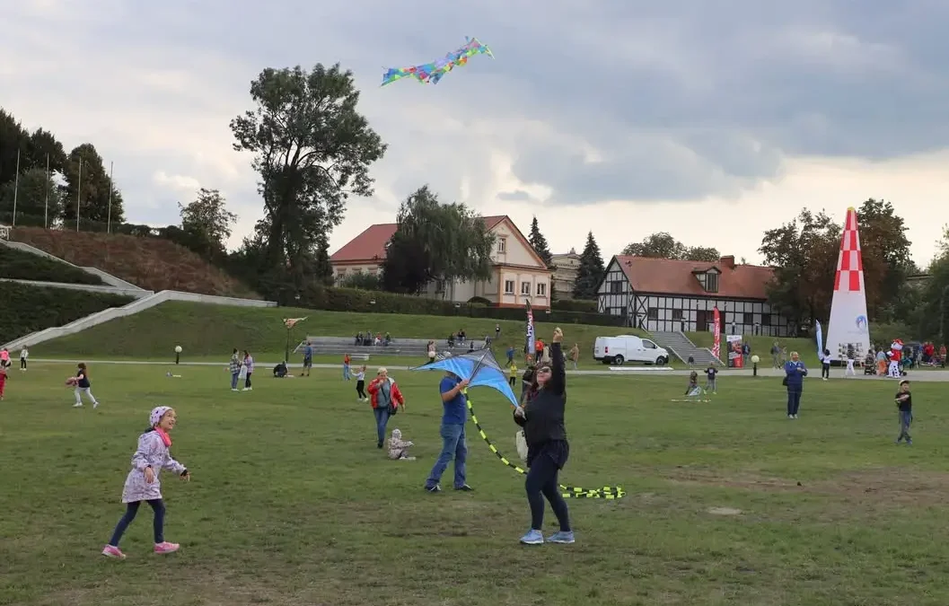 Tydzień pełen atrakcji w Gnieźnie – wystawy, warsztaty, Dzień Latawca i teatr