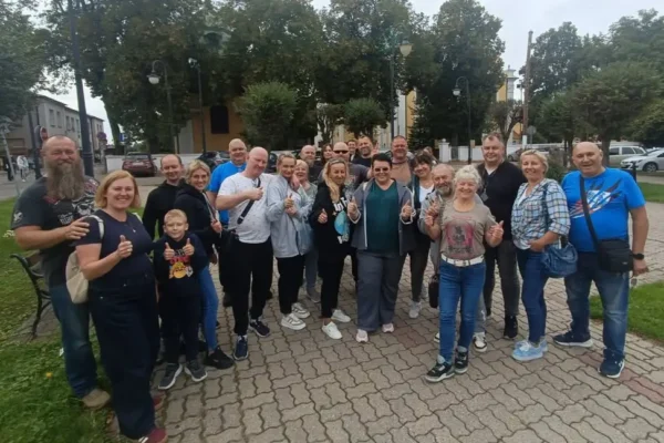 Trzemeszno ponownie przyciąga turystów – spacer z przewodnikiem po śladach św. Wojciecha i opata Kosmowskiego