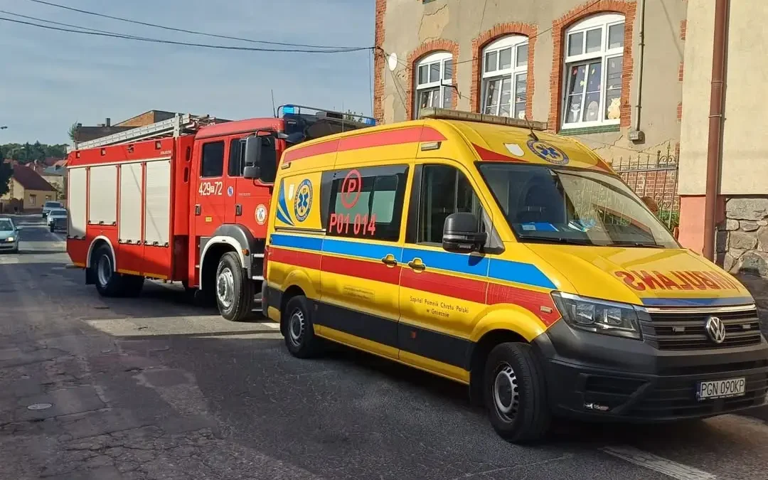 Zadymienie w budynku przy ul. Dąbrowskiego w Trzemesznie – interwencja straży pożarnej