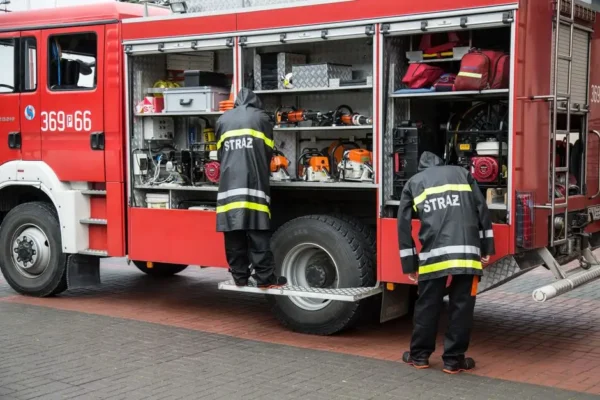 Cztery interwencje OSP Kiszkowo w sierpniu – od owadów po wypadki
