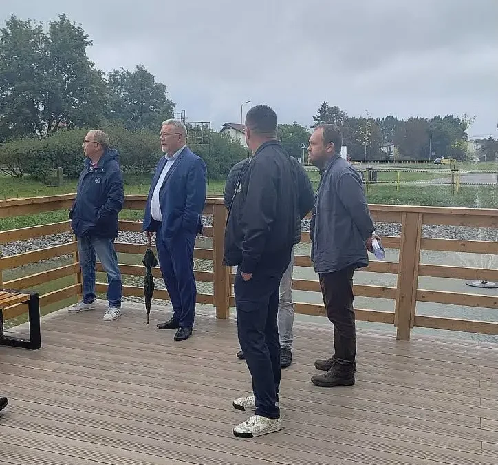 Żydowo: zakończono budowę terenu rekreacyjnego nad stawem
