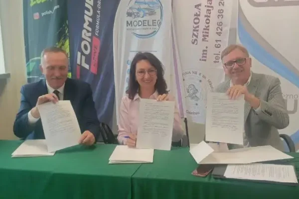 Gniezno: Trzy szkoły łączą siły w projekcie „Globalny Szlak Technologii i Pamięci”