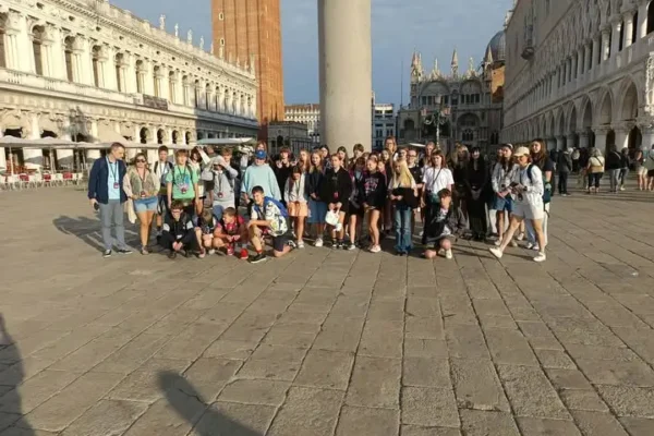 Uczniowie z Jankowa Dolnego na włoskiej wycieczce – Wenecja, Burano i San Marino