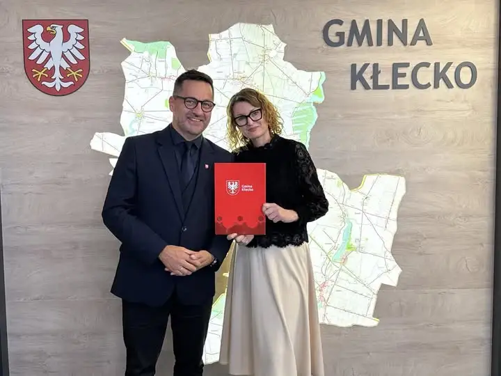 Nagrody Burmistrza Kłecka dla nauczycieli z okazji Dnia Edukacji Narodowej